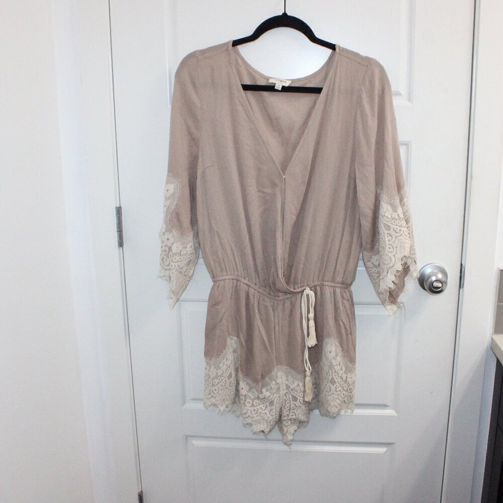 3/$30 Umgee USA Romper Lace Trim‎ and Tassel Tie Tan and Cream Size Medium